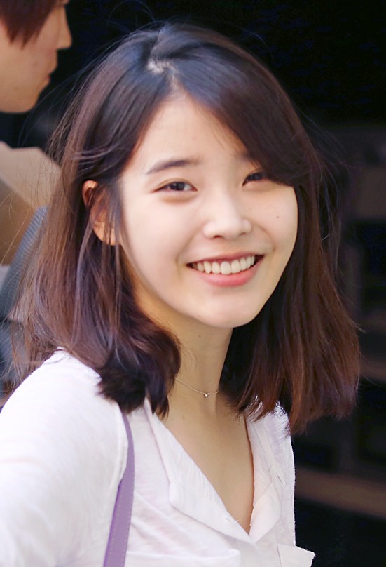 아이유의 2014-05-29 활동 자료 사진. 기부 현장 사진이 아닙니다.